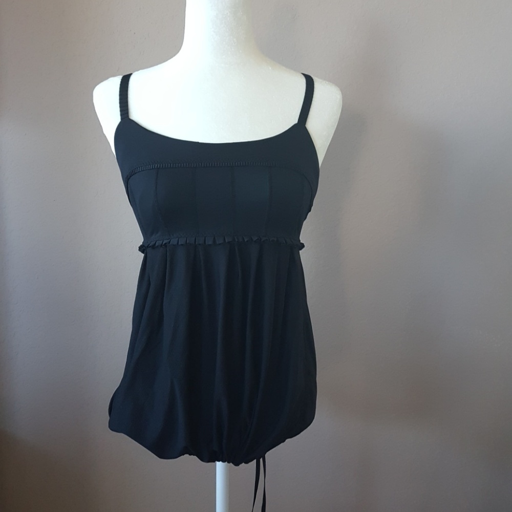 Lululemon BLACK tank.  Size 6