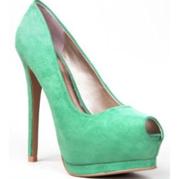 Peep Toe Platform Pumps - Picture 2 of 2