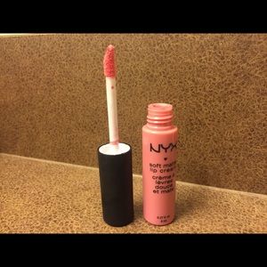 NYX Soft Matte Lip Creme in Tokyo (Bubblegum Pink)