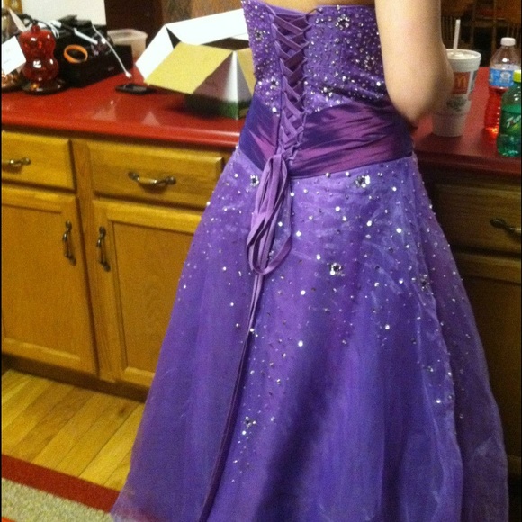 Prom dress - Picture 2 of 2