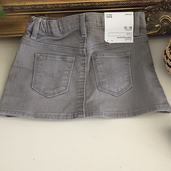Mini skirts - Picture 4 of 4