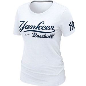 🎉FINAL PRICE🎉 Nike Yankees T-shirt