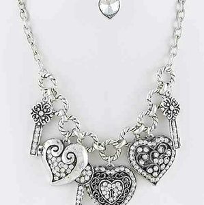 Heart charm necklace/with earrings