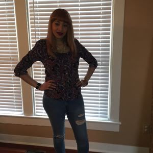 Meet your Posher, Tia