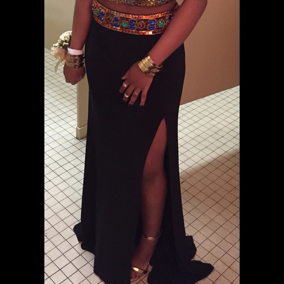 2 piece Sherri Hill prom dress with jewels for 450 - Picture 2 of 2