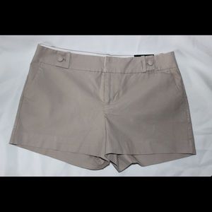 Banana Republic Ryan Fit khaki Shorts