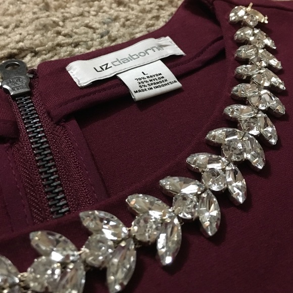 Beautiful Burgundy Top - Picture 2 of 4