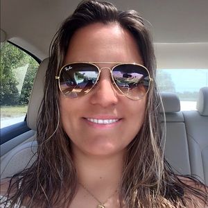 Meet your Posher, Luiza