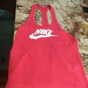 Nike mesh panel tank top! 💕💕💕