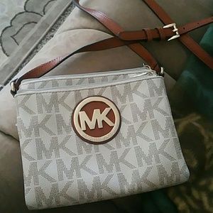 MK cross body