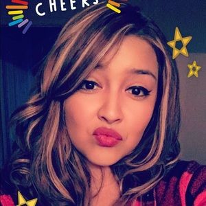 Meet your Posher, Desiree