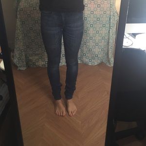 Skinny jeans