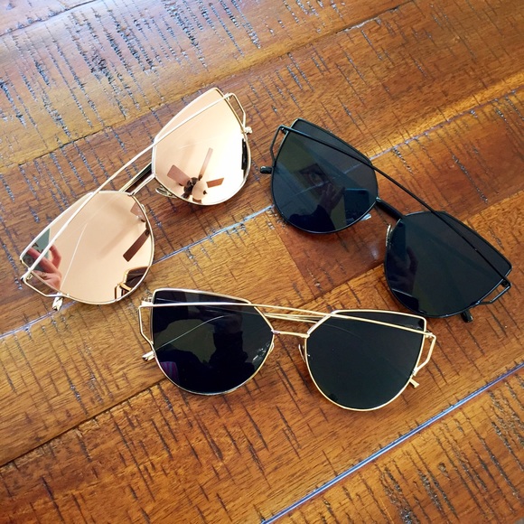 Black/Black Sunglasses - Picture 3 of 4