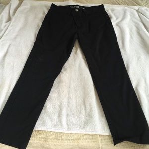 Gap black capris, 6 reg