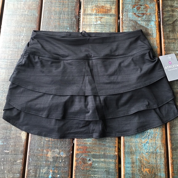 Athleta Pants - Athleta Stripe Swagger Skort 🌷