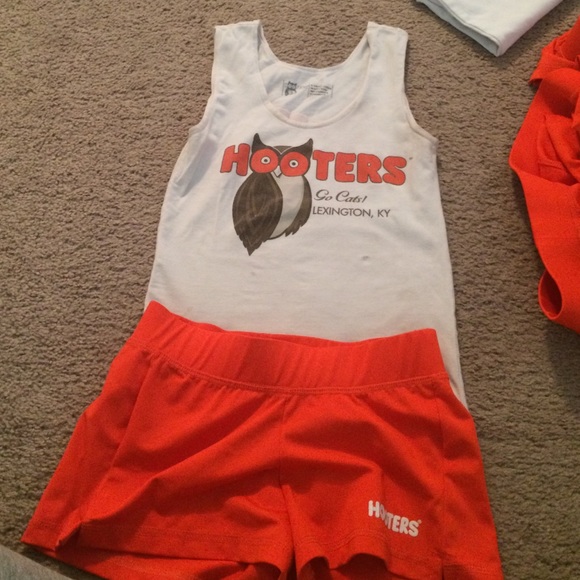 Hooters uniform