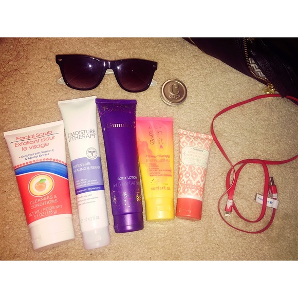 💕NWT Makeup bundle plus more💕 - Picture 3 of 4