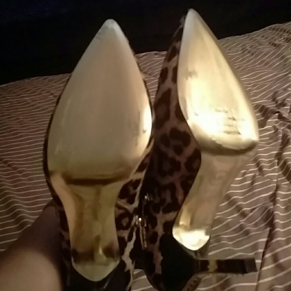 SOLD !!! New Michael Kors booties, never worn - Picture 3 of 3