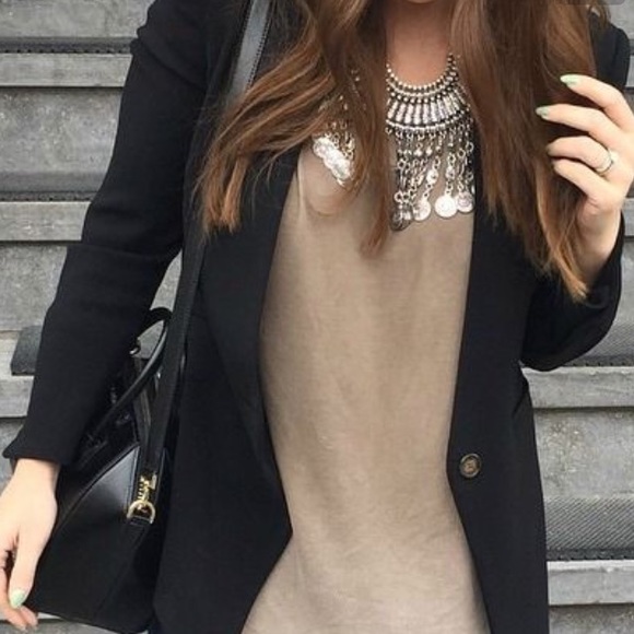 Gorgeous trendy coin necklace! - Picture 3 of 3