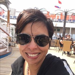 Meet your Posher, Angela