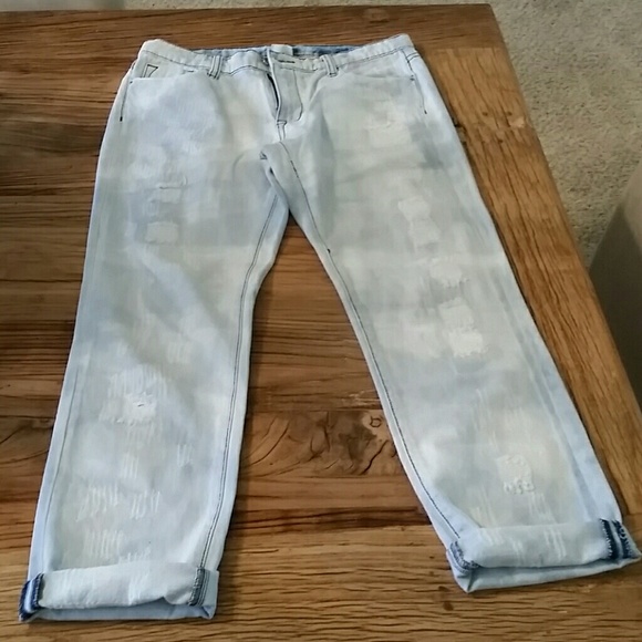Destroyed boyfriend jeans ... brand new
