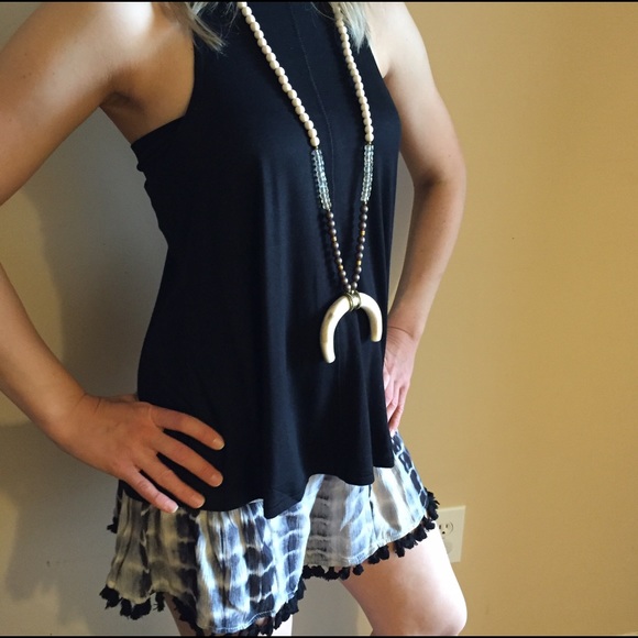 SALE🛍TIE DYE SHORTS W/TASSEL DETAIL - Picture 3 of 3