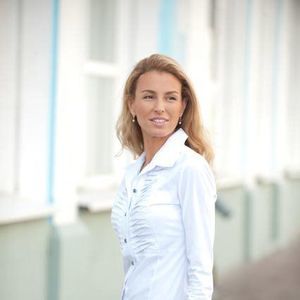 Meet your Posher, Eveline