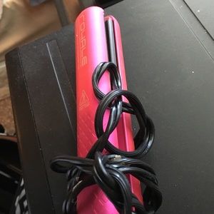 Royale straightener iron