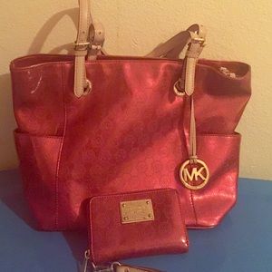 Michael Kors purse And Matchig wallet