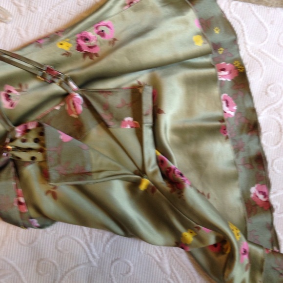 Ladies blouse - Picture 3 of 3