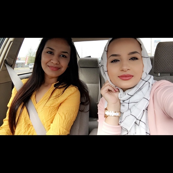 Meet your Posher, Angie - Picture 1 of 1