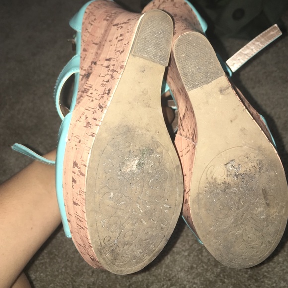 Light Turquoise Wedges - Picture 3 of 3