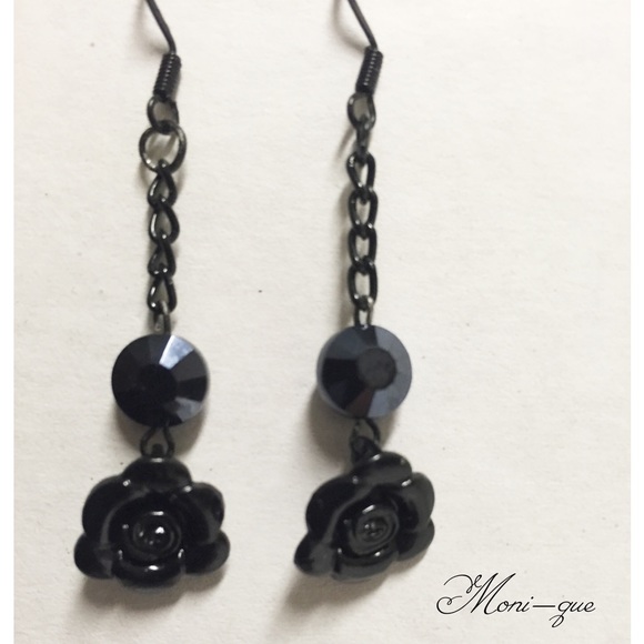 Sale 🚨Midnight Black Rose Earrings