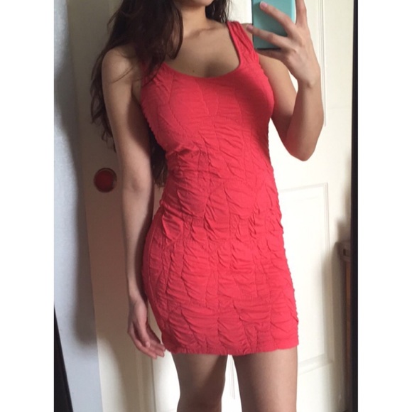 Dresses & Skirts - •❣Coral Bodycon Dress