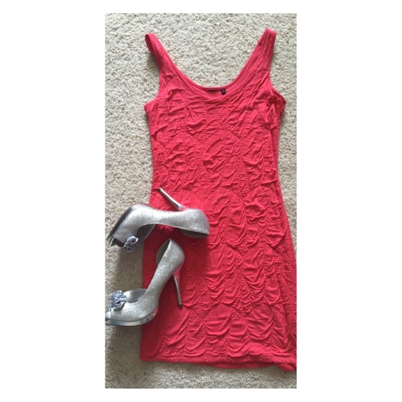•❣Coral Bodycon Dress - Picture 2 of 6