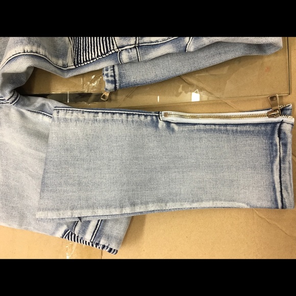 Ladies Balmain jeans - Picture 2 of 3