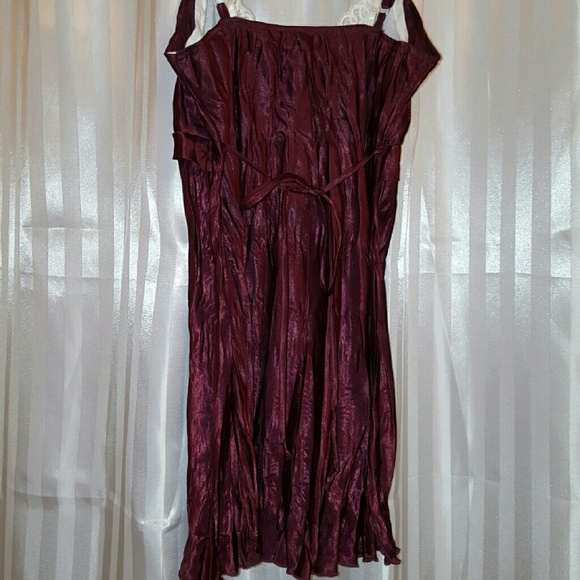 Top - Picture 2 of 3