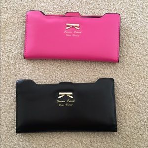 New black wallet