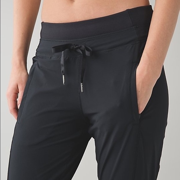 Lululemon Runderful pants - Picture 2 of 4