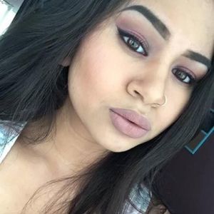 Meet your Posher, Chanel