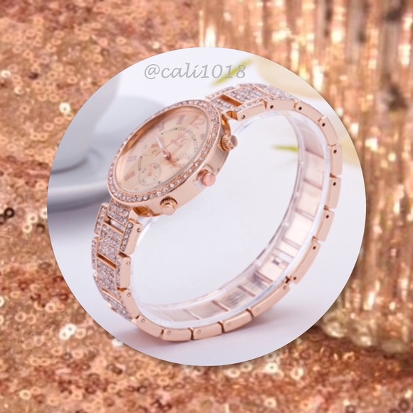 SOLD 🆕Stainless Steel Rose Gold Crystal Watch - Picture 2 of 3