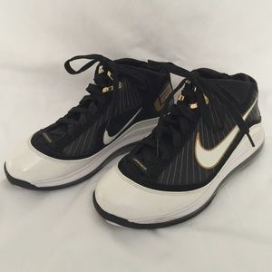 Nike Lebron VII