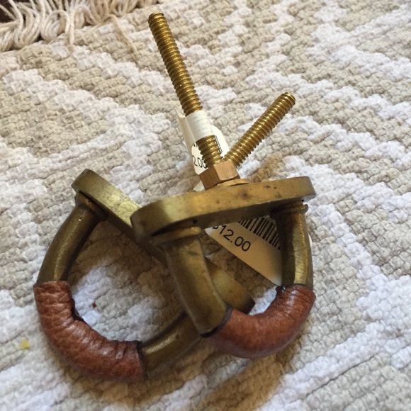 Anthropologie dresser knobs