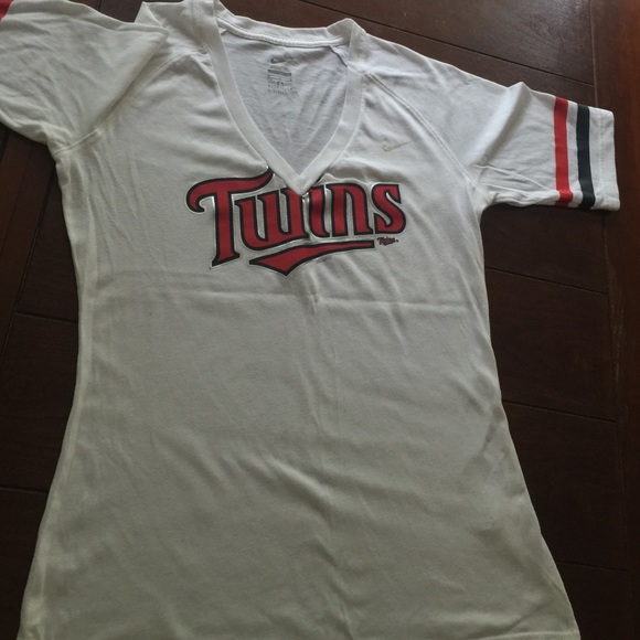 Tshirt - Picture 1 of 3