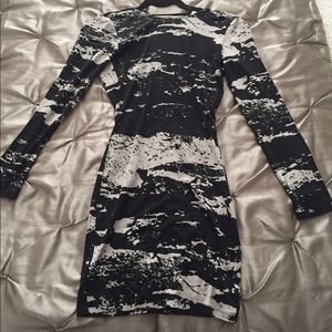 ❌SOLD❌H&M Long Sleeve Mini Dress