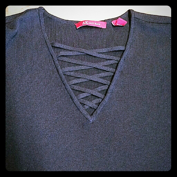 Reduced- Long sleeve w/ criss-cross neckline