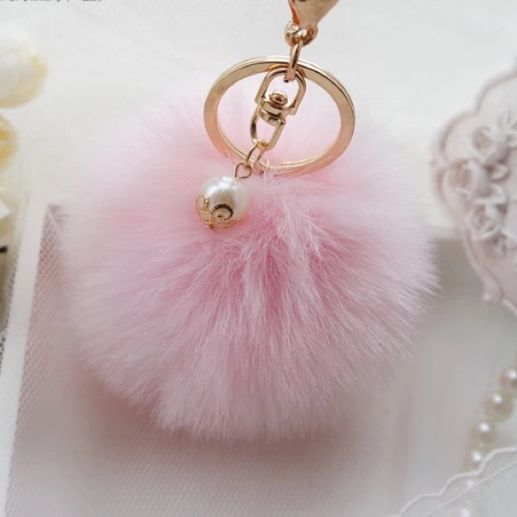Rabbit faux fur keychain/ Pom Pom keychain