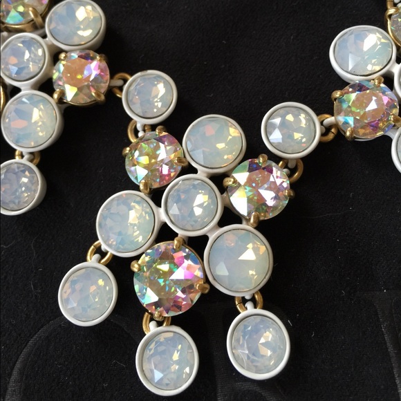 J. CREW Crystal Chandelier Necklace 🌸🌺🌸🌺 - Picture 7 of 8