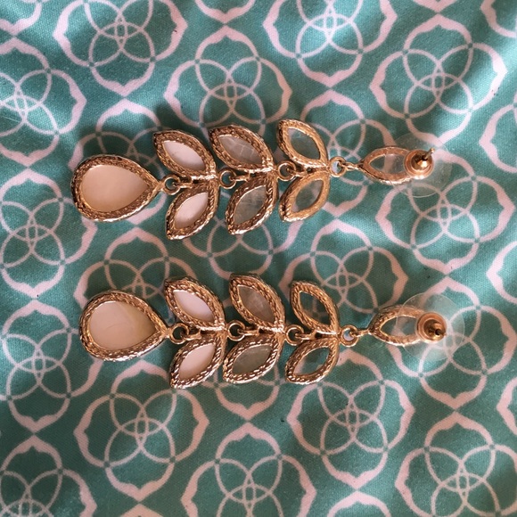 🚫SOLD Kendra Scott earrings - Picture 3 of 4