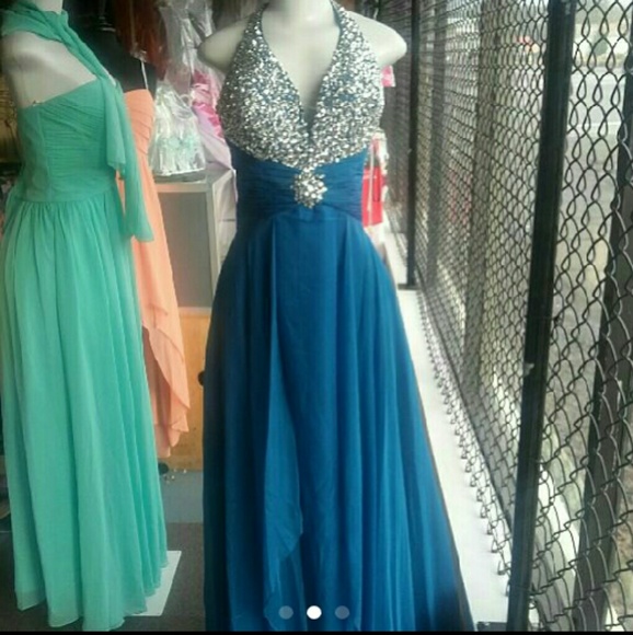 Prom dress! - Picture 1 of 3